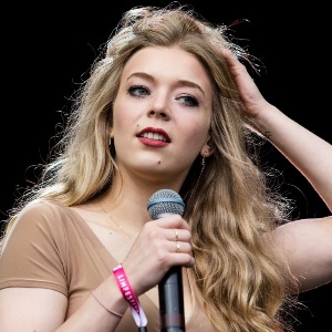 Becky Hill Age